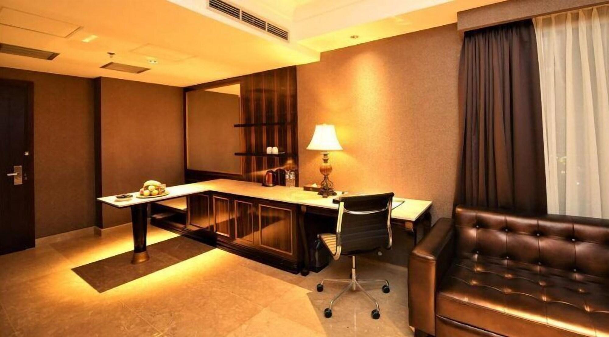 Myko Hotel & Convention Center Makassar Dış mekan fotoğraf