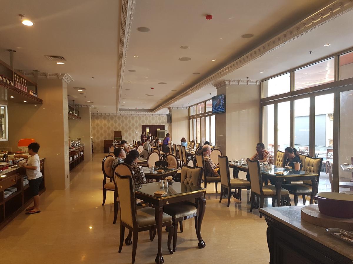 Myko Hotel & Convention Center Makassar Dış mekan fotoğraf