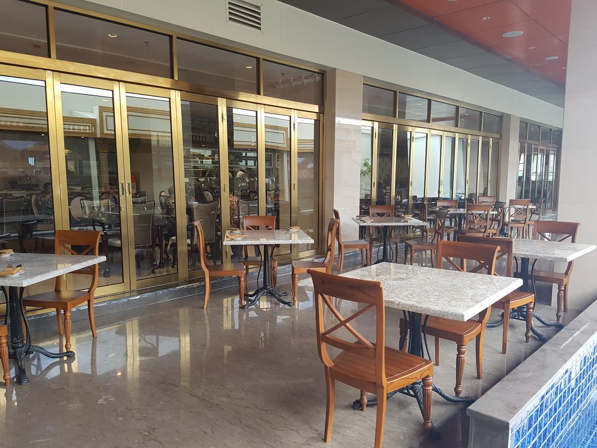 Myko Hotel & Convention Center Makassar Dış mekan fotoğraf
